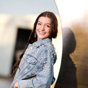 Meet your Posher, Macie